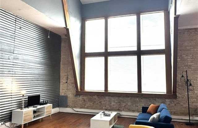 103 W Walnut Street