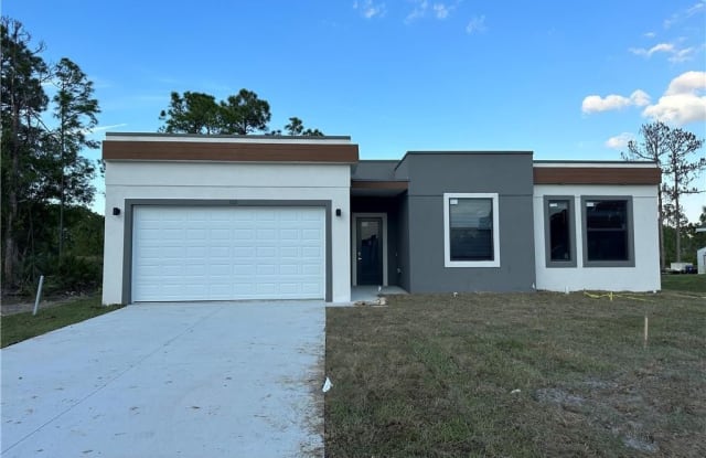 132 Greenbriar BLVD - 132 Greenbriar Boulevard, Lehigh Acres, FL 33972