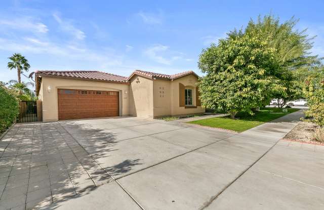 46211 Roadrunner Lane