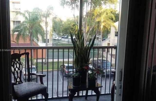 Photo of 8373 Lake Dr