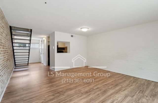 Photo of 408 Ira Avenue - 1