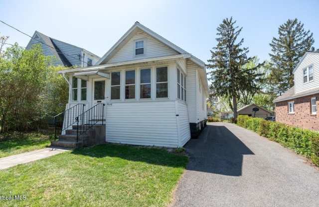 Photo of 1538 Nott Street