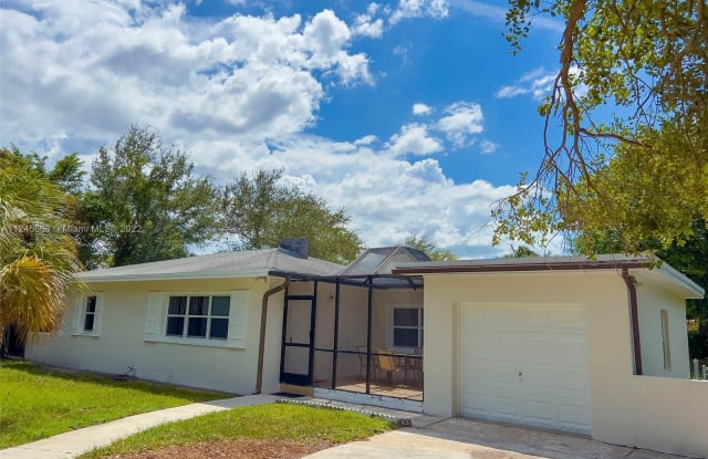 10520 SW 77th Ave - 10520 SW 77th Ave, Pinecrest, FL 33156