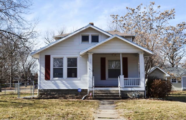 1273 SW Plass Ave - 1273 Southwest Plass Avenue, Topeka, KS 66604