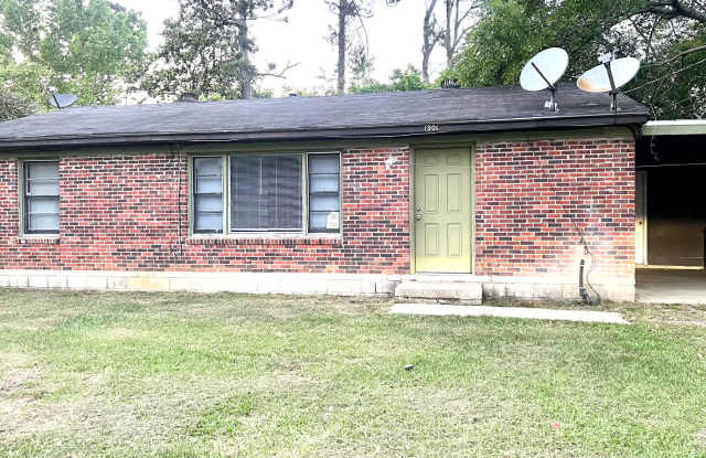 800 Stillwater Dr