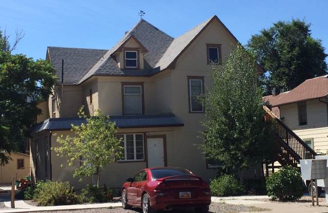 320/328 S 6th St. - 328-6
