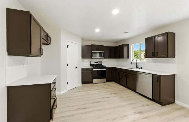 528 Talladega Street SE