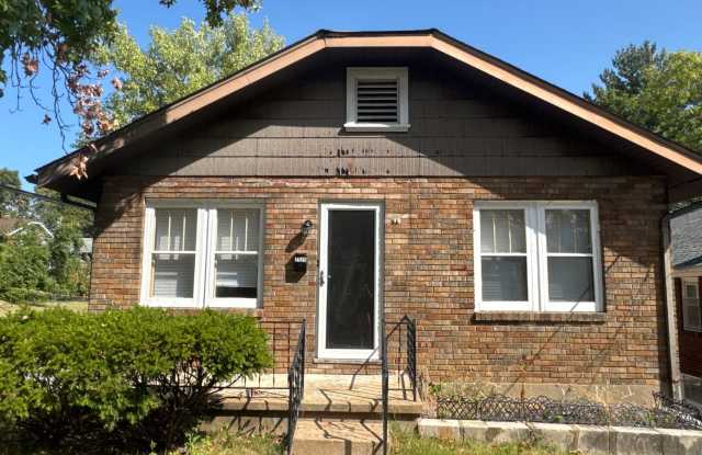 Charming 2-bedroom, 1-bath home featuring 900 sq. ft. of comfortable living space