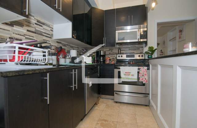 HOT BROOKLINE LISTING!!!!!