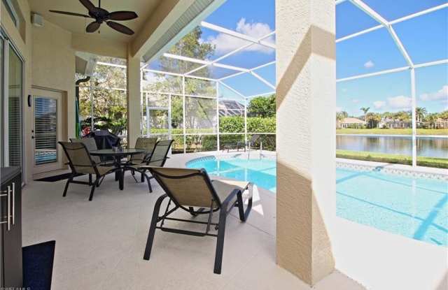 1842 Winding Oaks Way