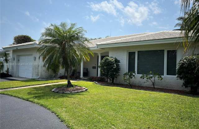 541 NE 26th Ave