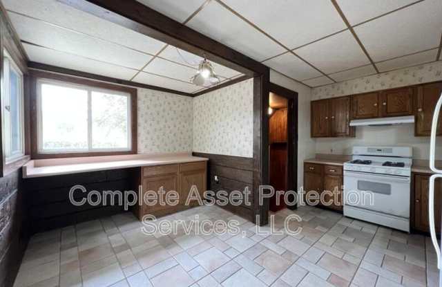 825 East Cleveland Avenue