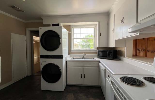 307 S George Wallace Dr