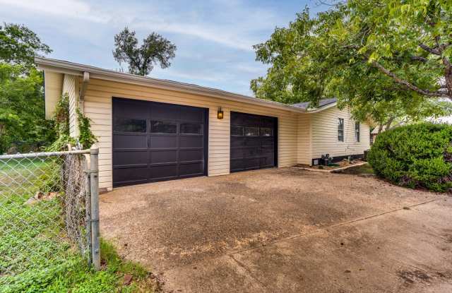 1405 E Main St Round Rock, TX 78664