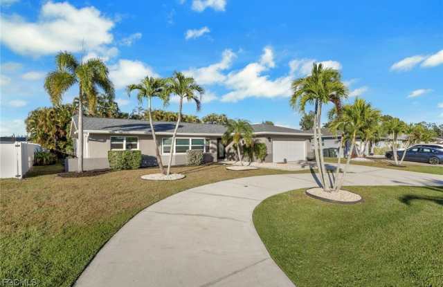 Photo of 1653 S Fountainhead Road