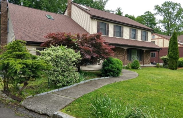 3 THEYKEN PL - 3 Theyken Place, Ridgewood, NJ 07450