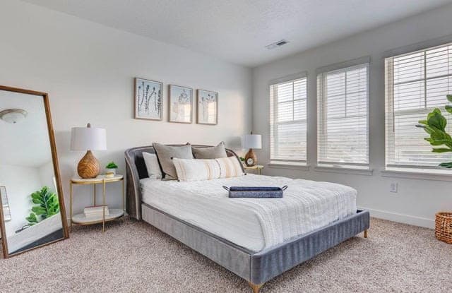 13545 S. Hamilton View Unit D31