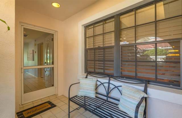 7320 GOLF POINTE CIRCLE