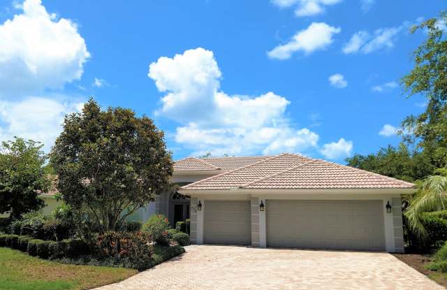 Annual Rental: Luxurious 4 Bedroom 3 bath POOL home in Woodlands of Rivendell! Just Blocks form Pineview School - 919 Scherer Way, Osprey, FL 34229