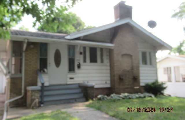 1519 W University Avenue