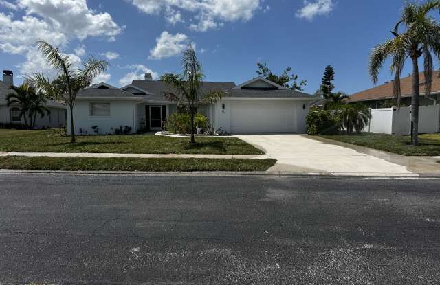 Photo of 405 Bayside Ln