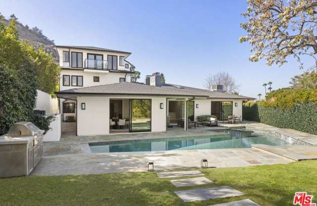 Photo of 8306 Skyline Dr