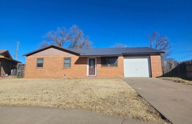 Month-to-Month ONLY 3 bed/1 bath home for rent- Available now!! $1115/mo