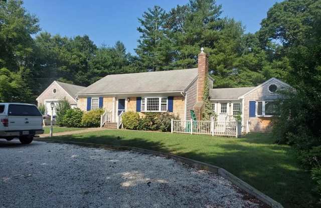 Photo of 766 Putnam Avenue