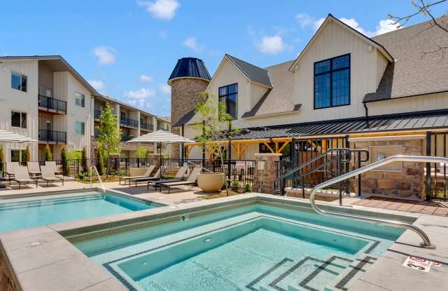 Photo of White Fence Farm