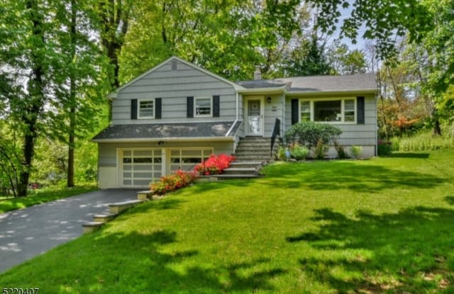 52 Goodviet Pl - 52 Goodviet Place, Glen Rock, NJ 07452