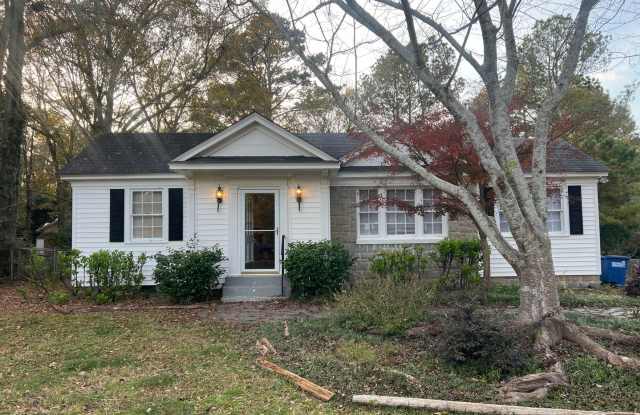 Photo of 2 Bedroom House off of Ogelthorpe Avenue