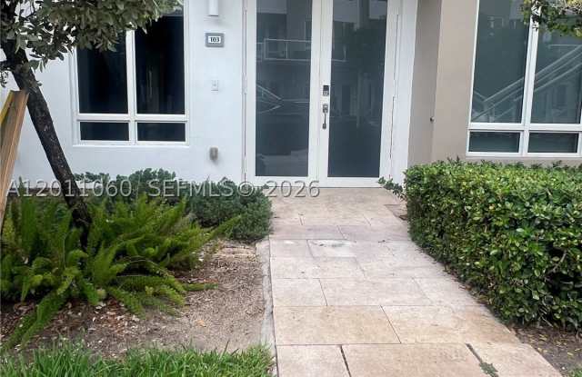 10245 NW 63rd Ter