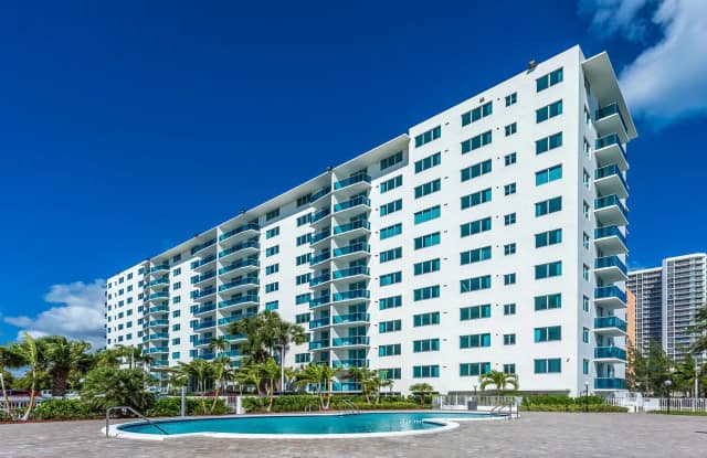 Photo of Wake Biscayne Bay