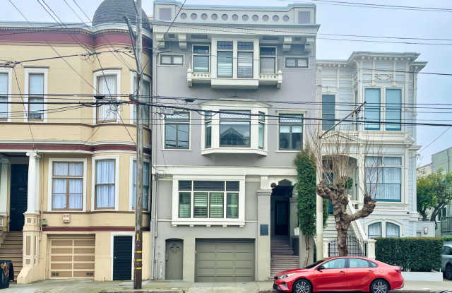 Lower Pacific Heights 2BR/2BA Condo With Bonus Room! Deck! Yard! Garage! PROGRESSIVE
