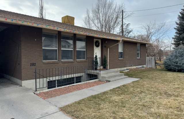 Cute 3 bedroom 1 bath Bsement Apartment in American Fork!!