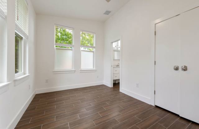 4416 Rosedale Avenue