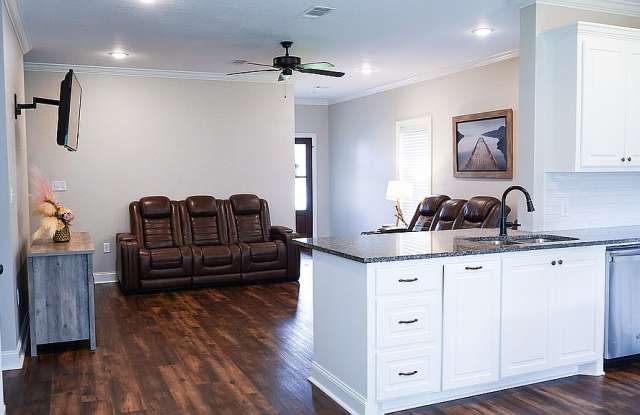 25 S Barnes Field Dr