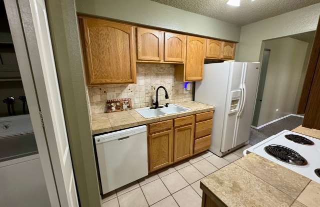 Charming 2BR Condo in Denver