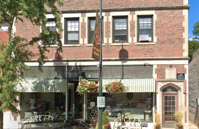 731 Elm,
