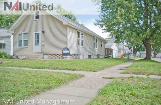 2130 S Helen - 2130 South Helen Street, Sioux City, IA 51106