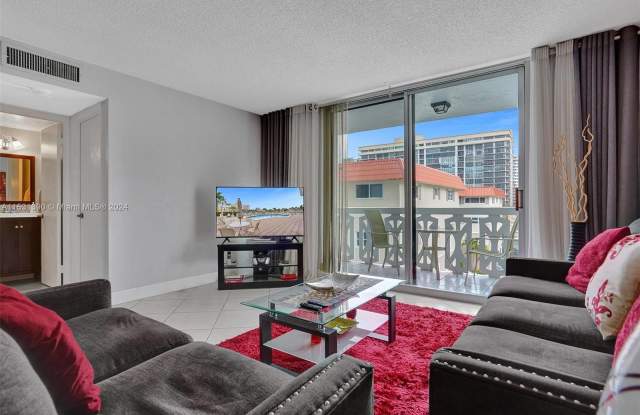 3113 S Ocean Dr