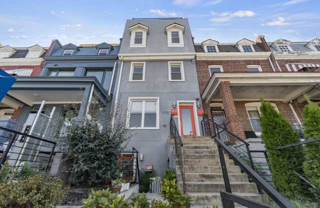 2118 4th Street NE,Apt #3