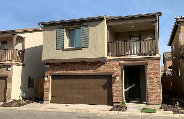 2529 Mustang Dr