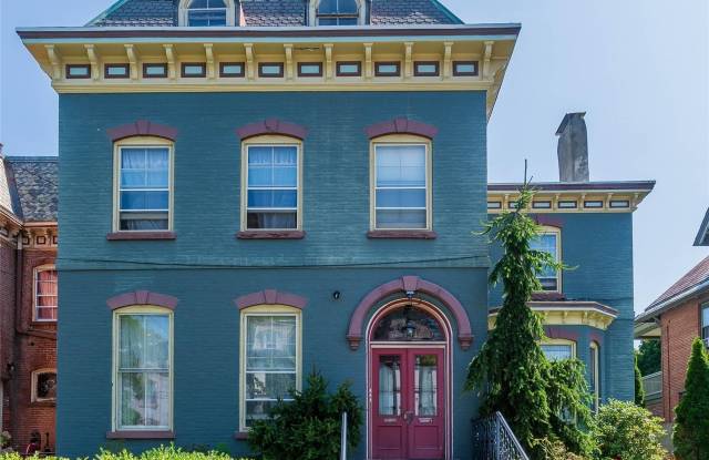 Photo of 266 Grand Street