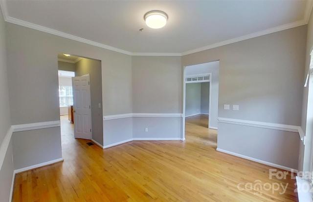 12111 Carolina Oak Circle