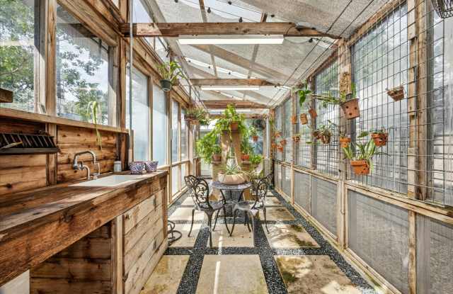 1106 Fairmount Avenue