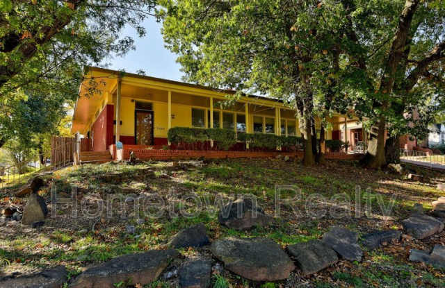 2000 NW 28th Street