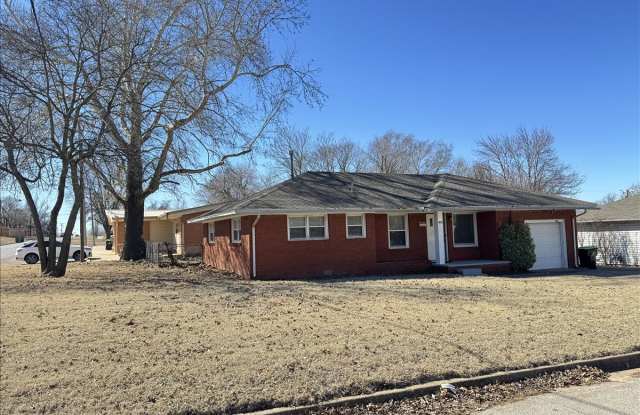 400 West Madison Ave