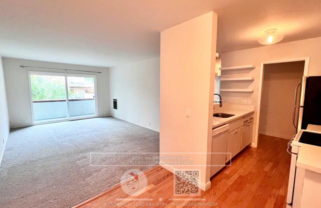 Bright 2 bedroom 1 bath condo in an vibrant neighborhood includes water/garbage/parking! - 127 Bayo Vista Avenue, Oakland, CA 94611