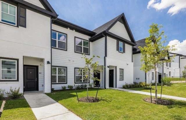 Photo of 1102 Halsey Dr